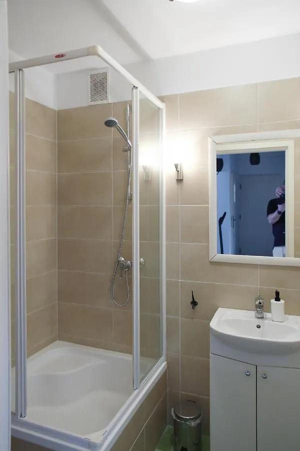 Apartament Przy Parku Saskim Varşova 0*,